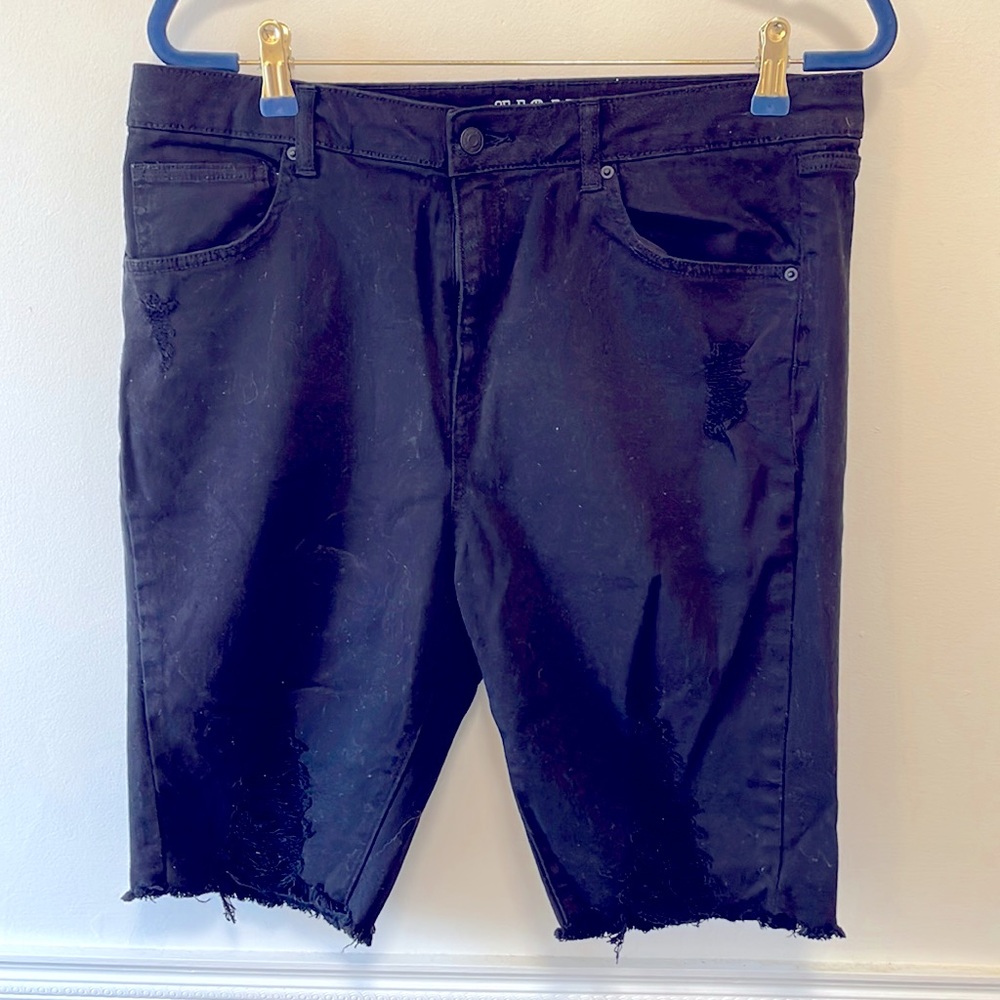 Wild fable black Jean shorts.